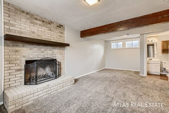 Foto del edificio - Charming 3-Bedroom Home in Quiet Westminst...