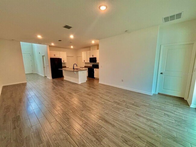 Foto del edificio - 7563 Ashcroft Dr