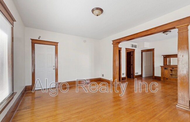 Foto del edificio - 3200 Bloomington Ave