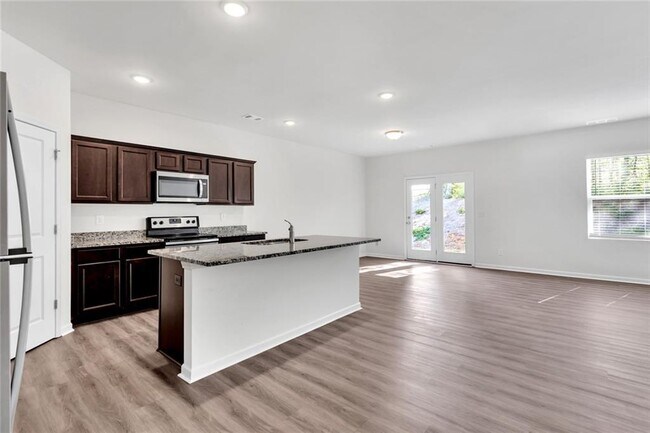 Foto del edificio - 4855 Darby Dr