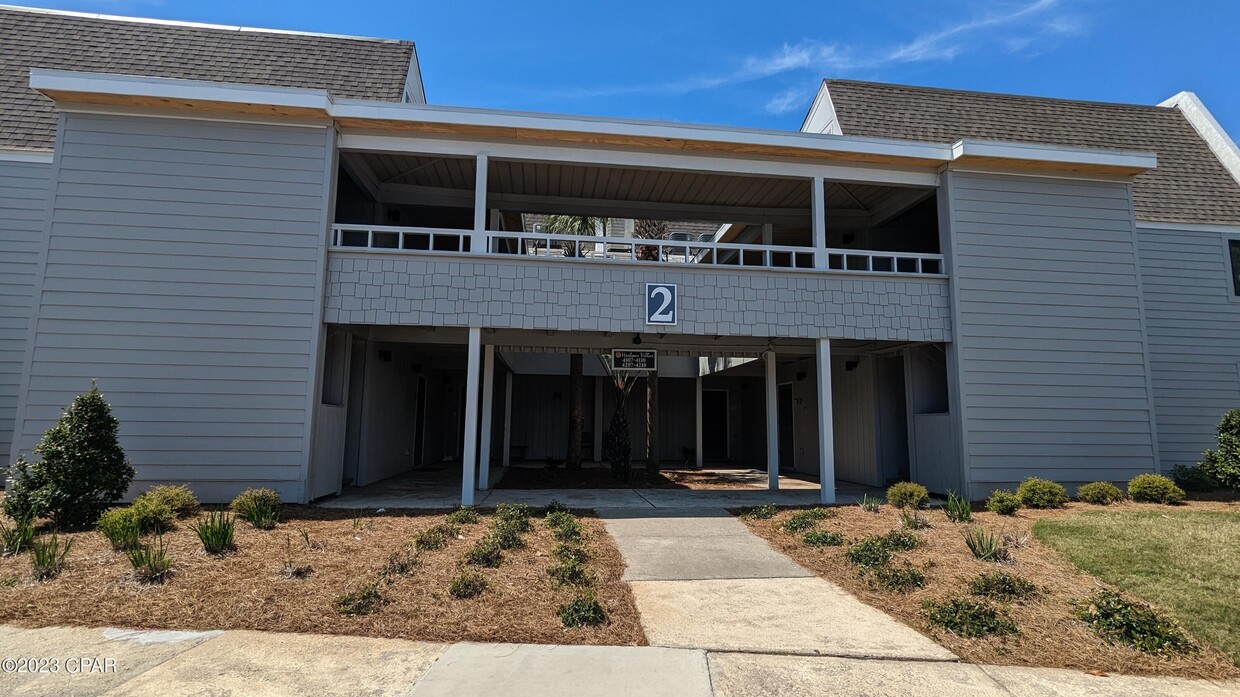 Foto principal - 4726 Bay Point Rd