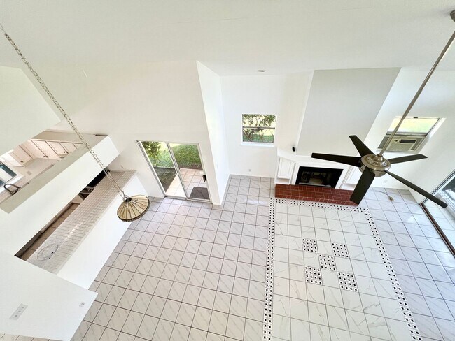 Foto del edificio - Long-Term Rental – 2 Bedroom, 2 Bath Condo...