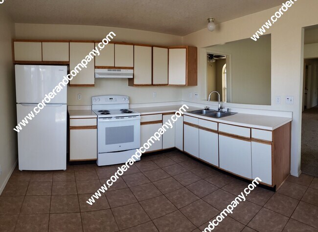 Foto del edificio - Nice 3 Bedroom, 2 Bathroom, 2 Car Garage a...