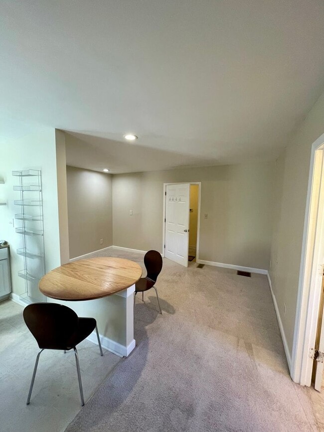 Foto del edificio - 1153 Delano St