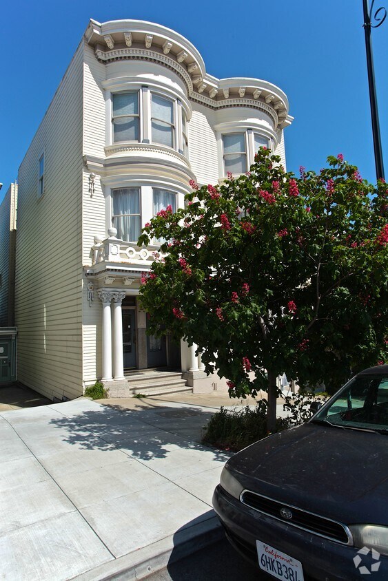 Building Photo - 1257-1261 Dolores St
