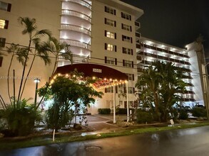 Building Photo - 3660 NE 166th St