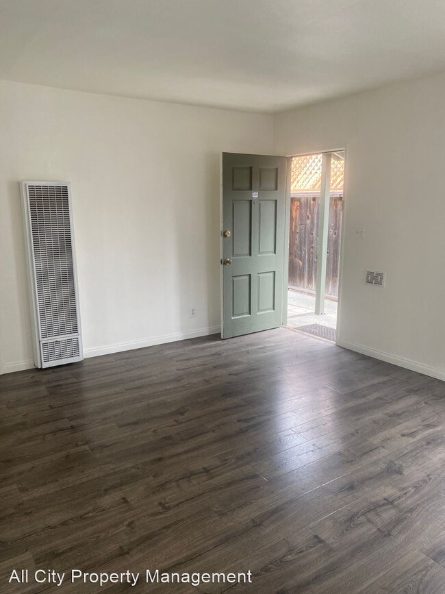 Building Photo - 2 br, 1 bath House - 3707 1/2 Cerritos Ave
