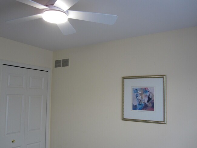 Building Photo - 2806 Barclay Wy