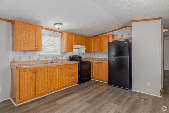 3BR, 2BA - 1,000SF - Kitchen - Boulder Trails