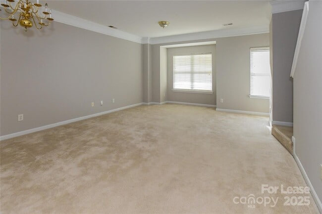 Building Photo - 332 Rock Ridge Ln