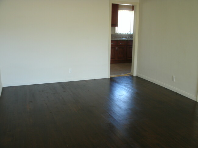 Building Photo - 10155 Silverton Ave