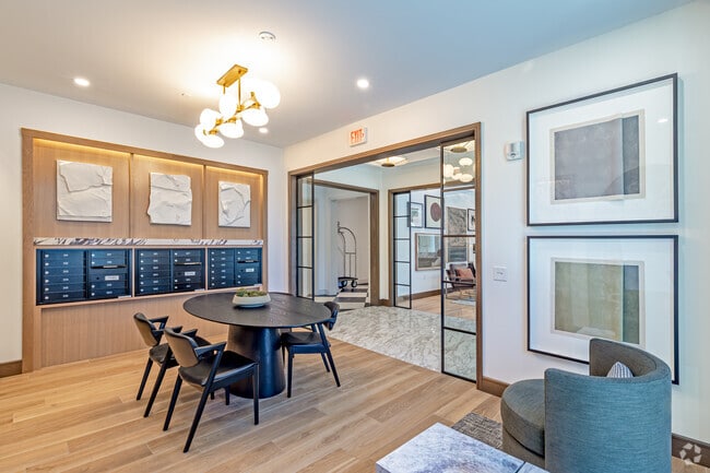 Mailroom - 619 North