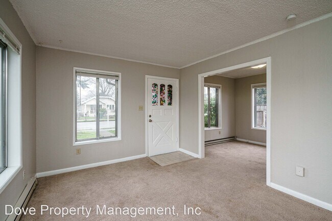 Building Photo - 2 br, 1 bath House - 2009 Simpson Avenue