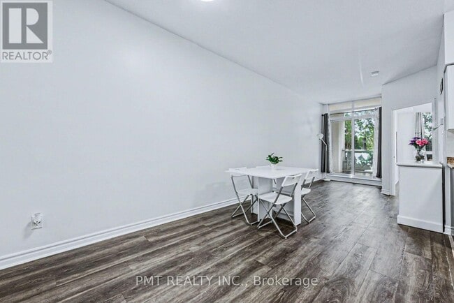 Building Photo - 388 Prince of Wales Dr