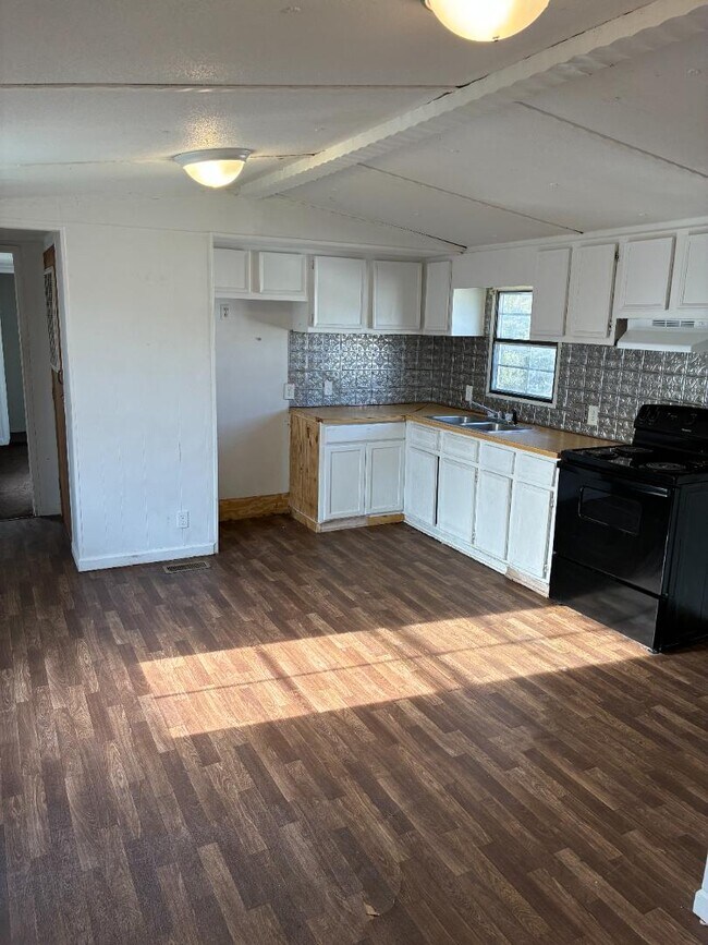 Foto del edificio - 2328 Sandy Ridge Dr