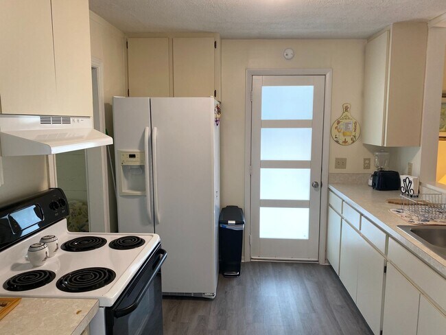 Foto del edificio - Nokomis Beachy Bungalow (Off Season)