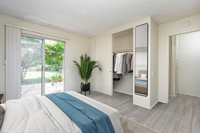 Foto del edificio - 530 N Wilson Ave