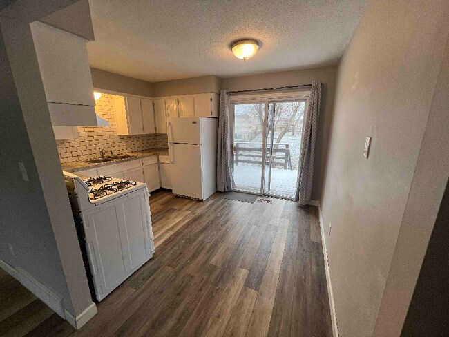 Foto del edificio - 6101 Campus Park Dr SE