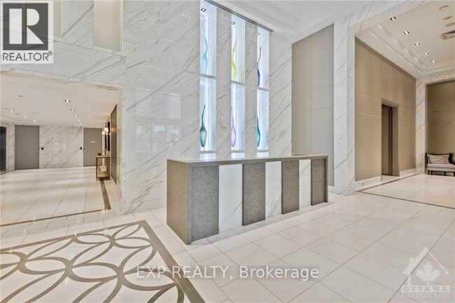 Building Photo - 111 Champagne Ave S