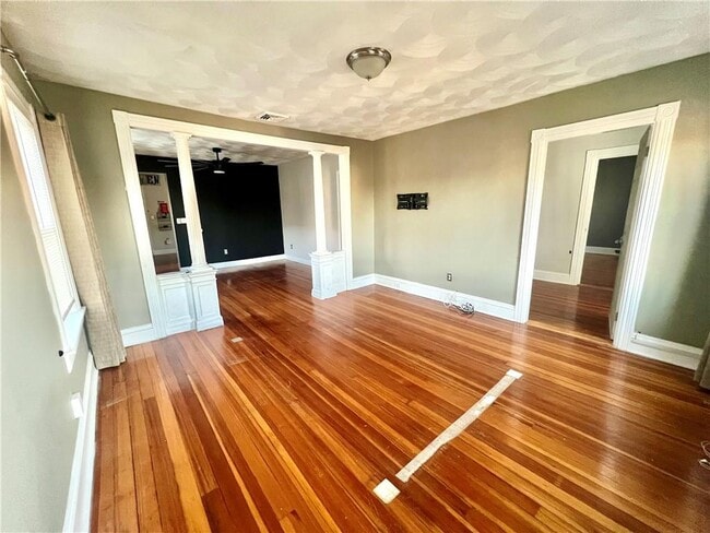 Building Photo - 360 Weeden St