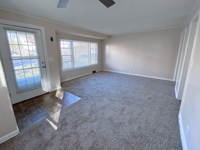 Foto del edificio - 4 Bed 2 Bath House on East Campus