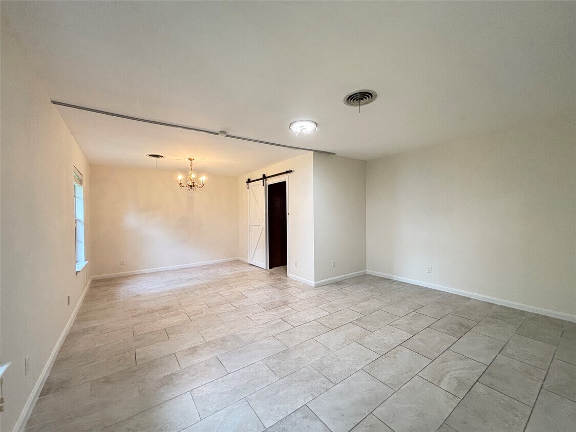 Foto del edificio - 12342 Barryknoll Ln