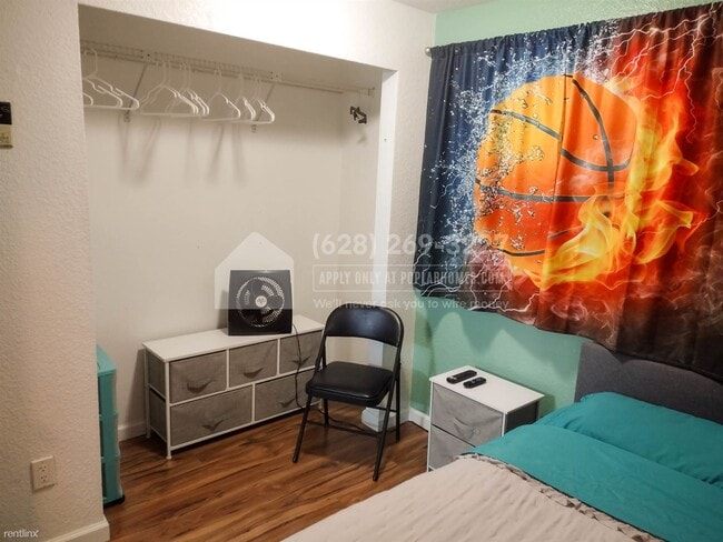 Building Photo - 3 br, 2 bath House - 217 Hawthorne Avenue S -