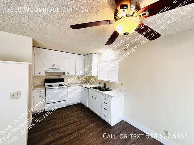 Foto del edificio - 2650 Woodridge Ct