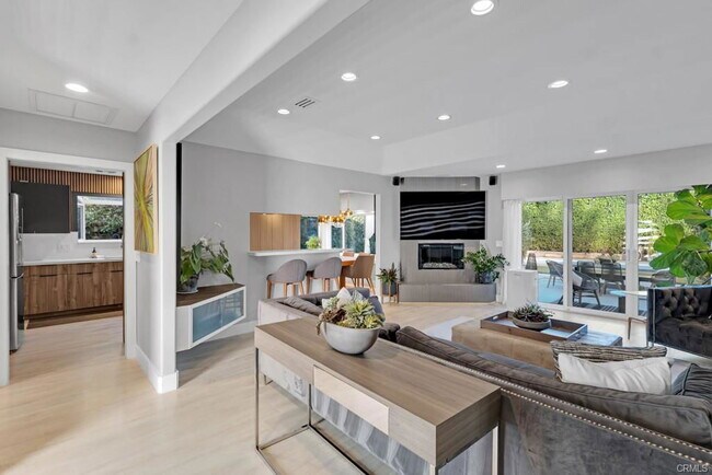 Foto del edificio - 4716 Tyrone Ave