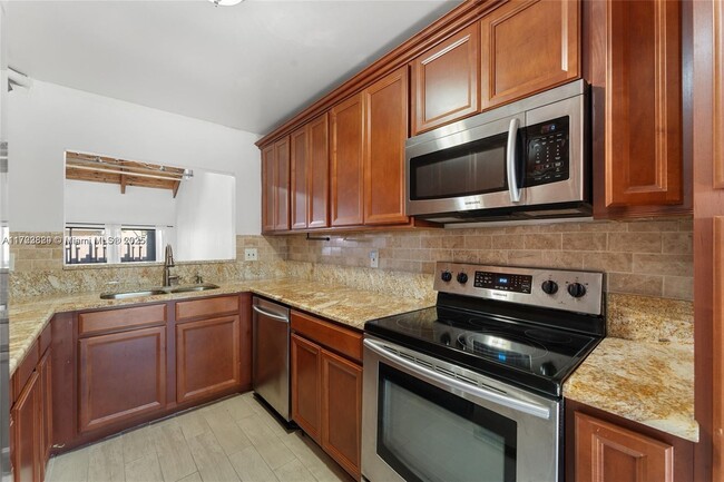 Building Photo - 8045 SW 21st Ct