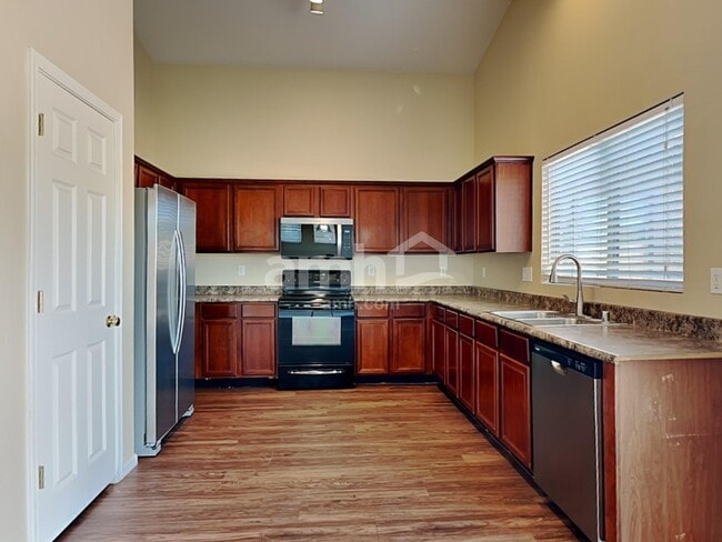 Building Photo - 8213 S 51st Dr
