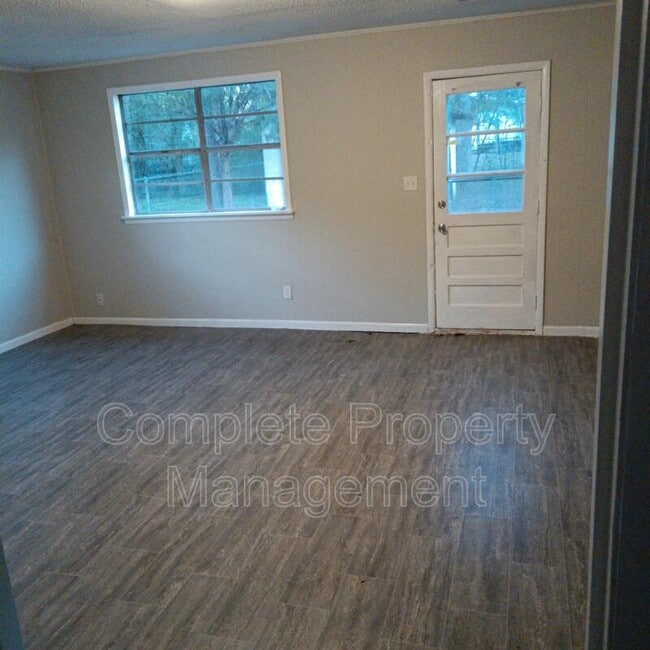 Building Photo - 616 Clarke Street