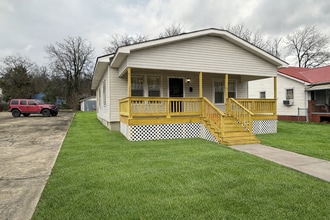 Building Photo - 1209 Gardner St