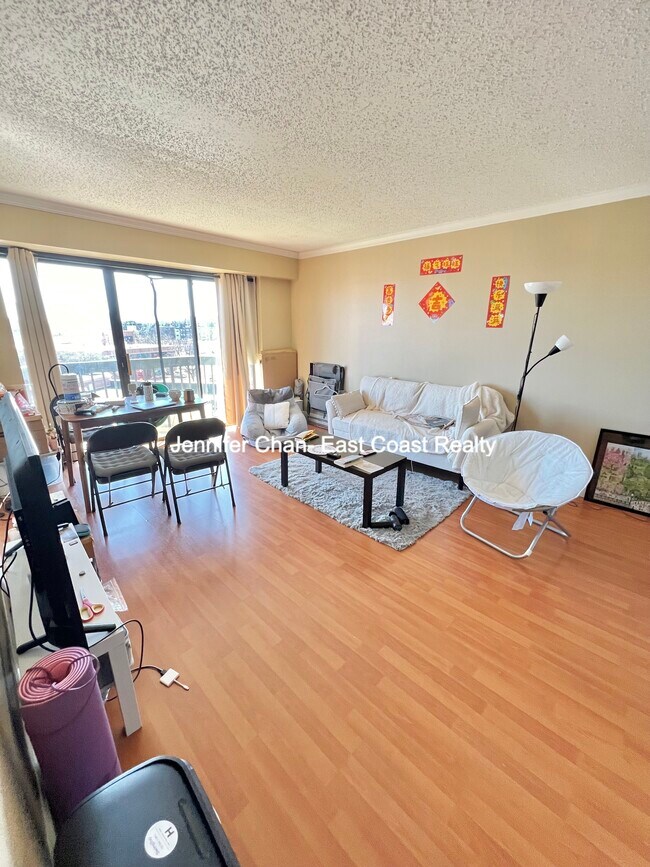 Foto del edificio - 15 North Beacon St