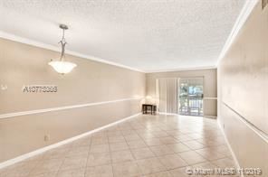 Building Photo - 1 br, 1.5 bath  - Omega 11