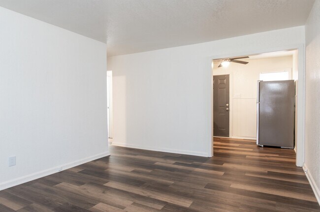 Foto del edificio - 3201-3207 S Waco Ave