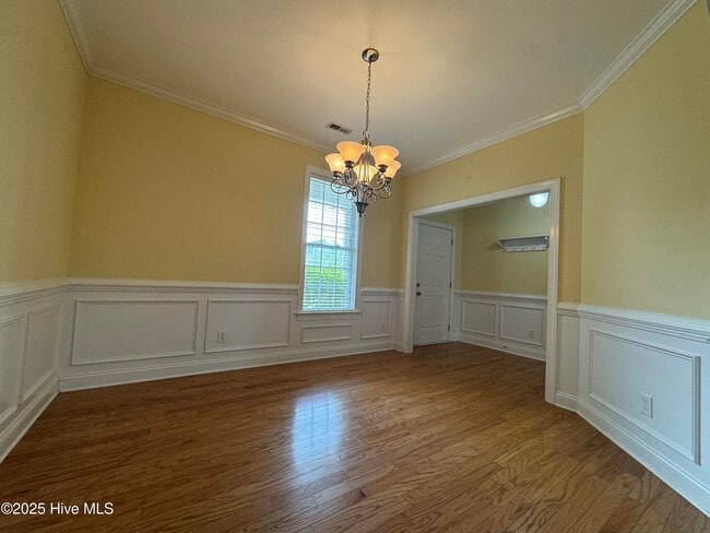 Building Photo - 1011 Ginger Lily Way