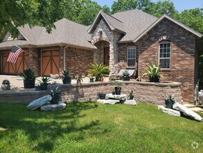 Building Photo - 137 Millstone Ct