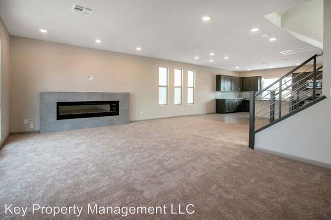 Foto del edificio - 3 br, 3 bath House - 8095 Haywood Estate Ave