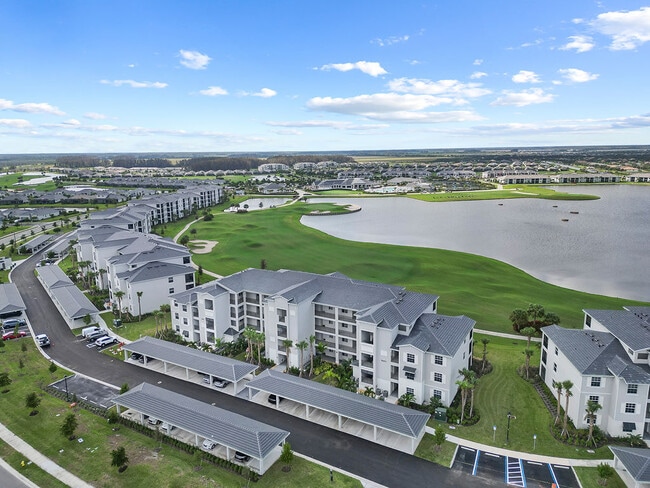 Foto del edificio - 5651 Double Eagle Cir