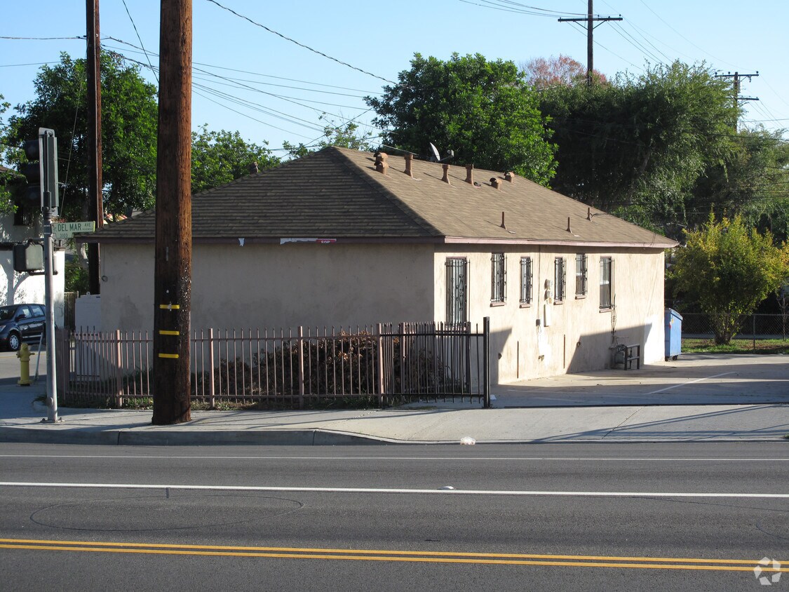 Foto del edificio - 3152 Del Mar Ave