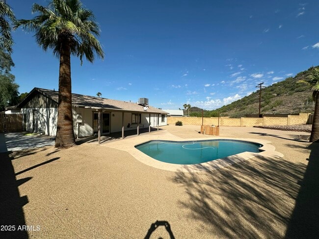 Building Photo - 13625 N 15th Dr