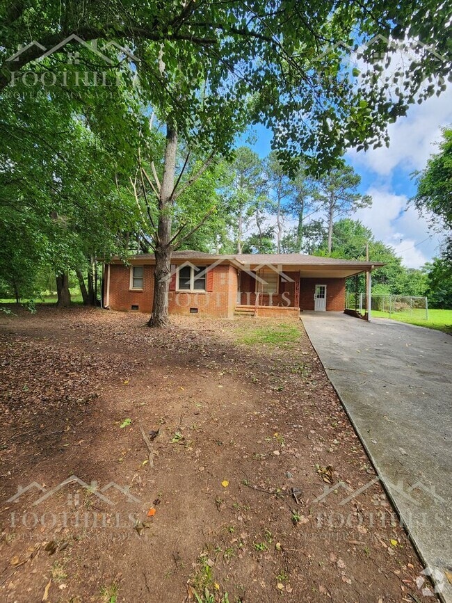 Building Photo - 643 Woodmont Cir