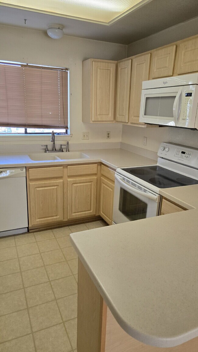 Foto del edificio - 8635 Clay St