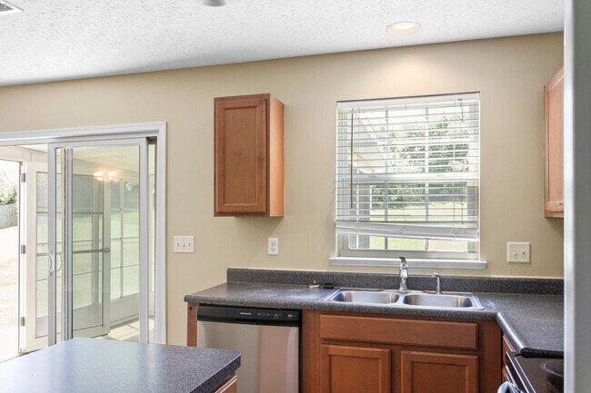 Foto del edificio - 246 Parrott Ct