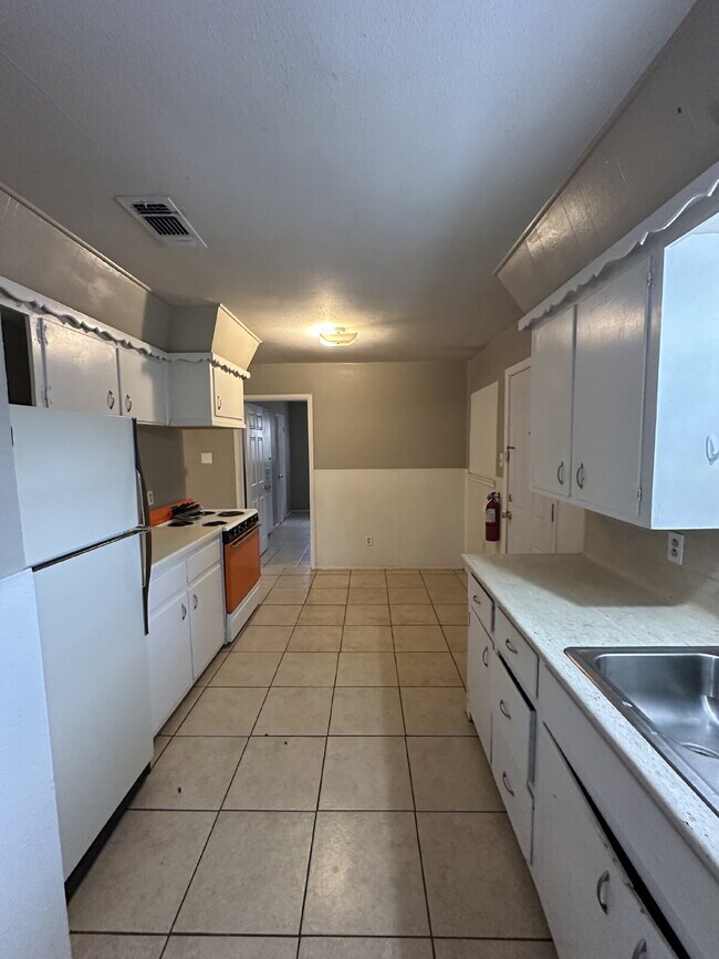 Foto del edificio - 2 Bedroom Duplex