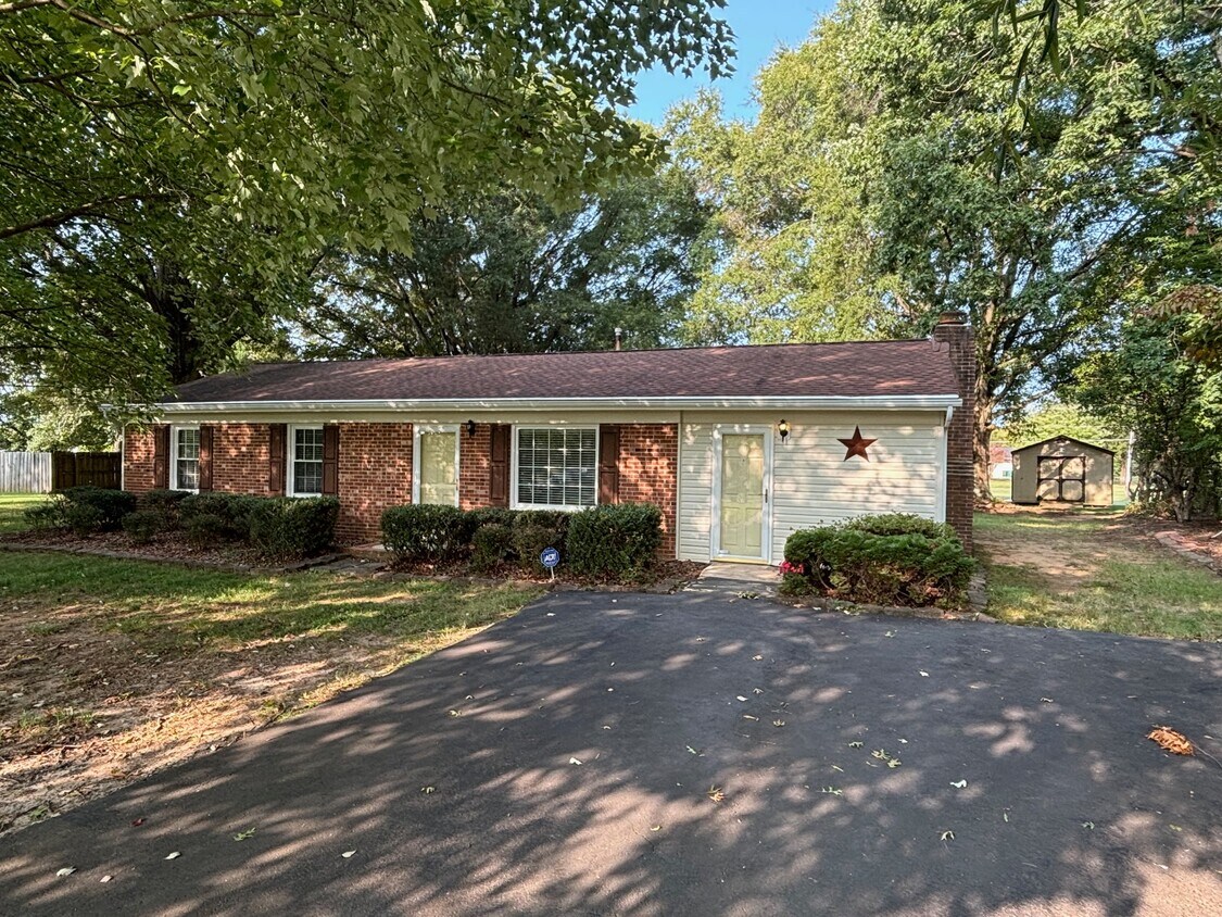 Photo - 924 Chalet Dr (Winston-Salem, NC)