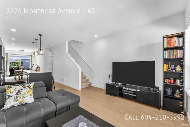 Photo du bâtiment - Rail District Townhome with Central A/C