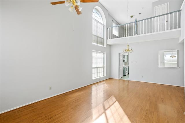 Foto del edificio - 1112 Canoe Ln