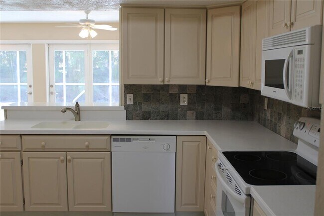Building Photo - 4215 18th Ave Dr W